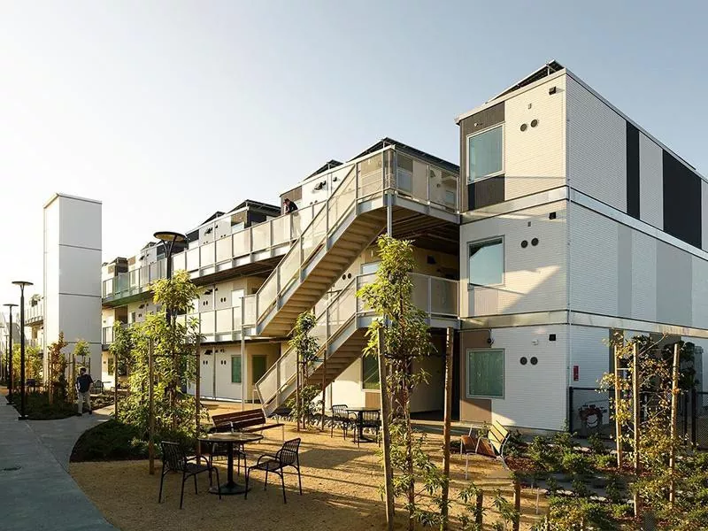 منازل الحاويات الجاهزة متعددة الطوابق